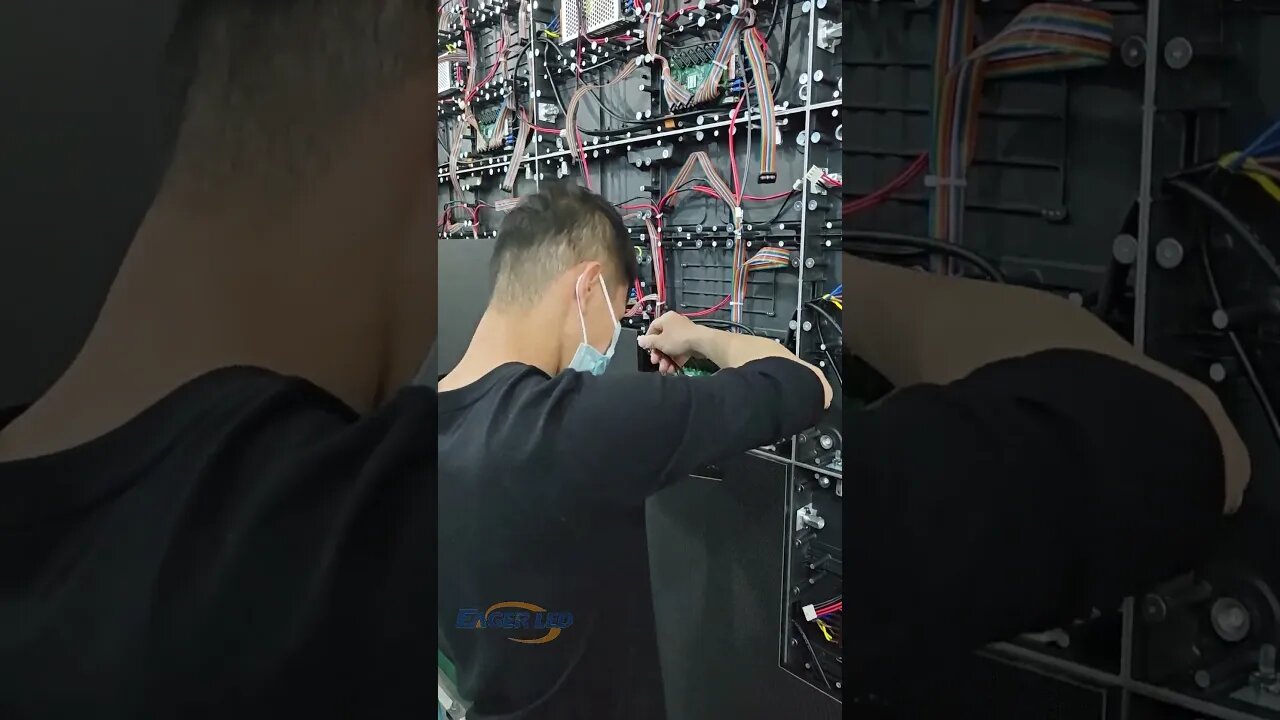 Technicians are installing LED modules.#shorts #leddisplay #eagerled #ledscreen #led