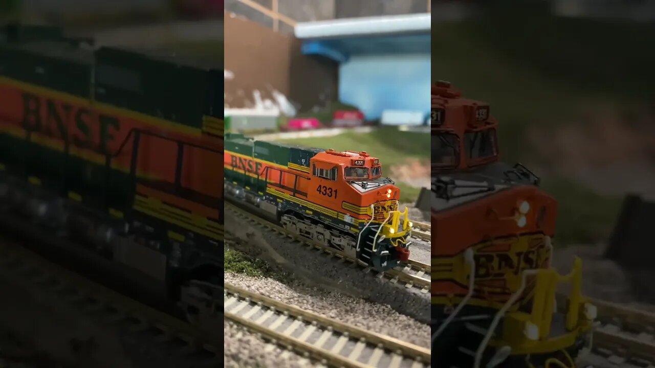 N Scaletrains Dash9s notching up
