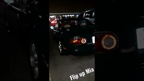 Flip my Mia #sfmcollective #shorts #cars #miata #mazda #90s #classic #green #flipup