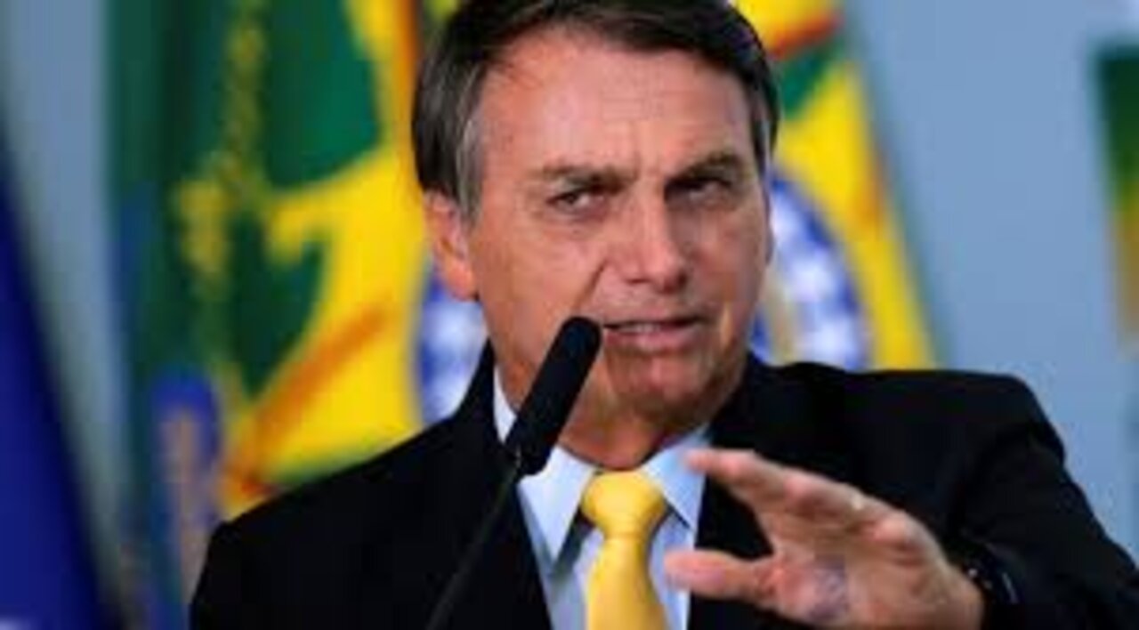 Bolsonaro Fala Que Vacina Pra Crianças Não Será Obrigatória e Mostra Efeitos Adversos da Pfizer