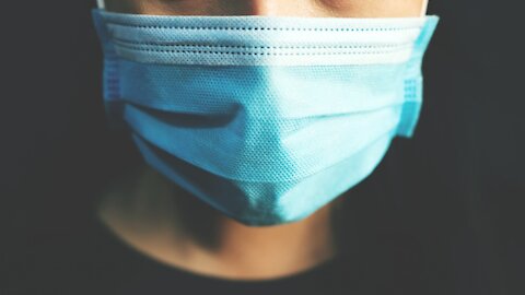 Doctor Explains Why Wearing A Mask Doesn't Work