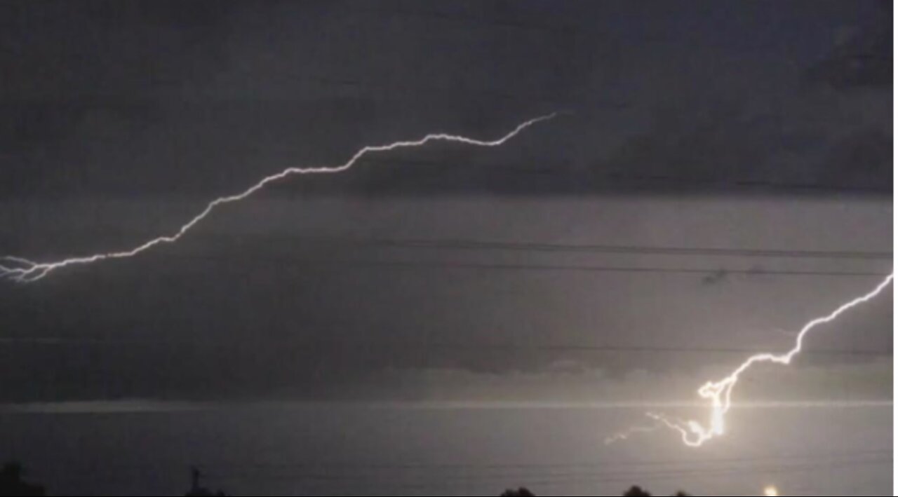 Firefighters warn of dangerous lightning strikes during Florida's storm season