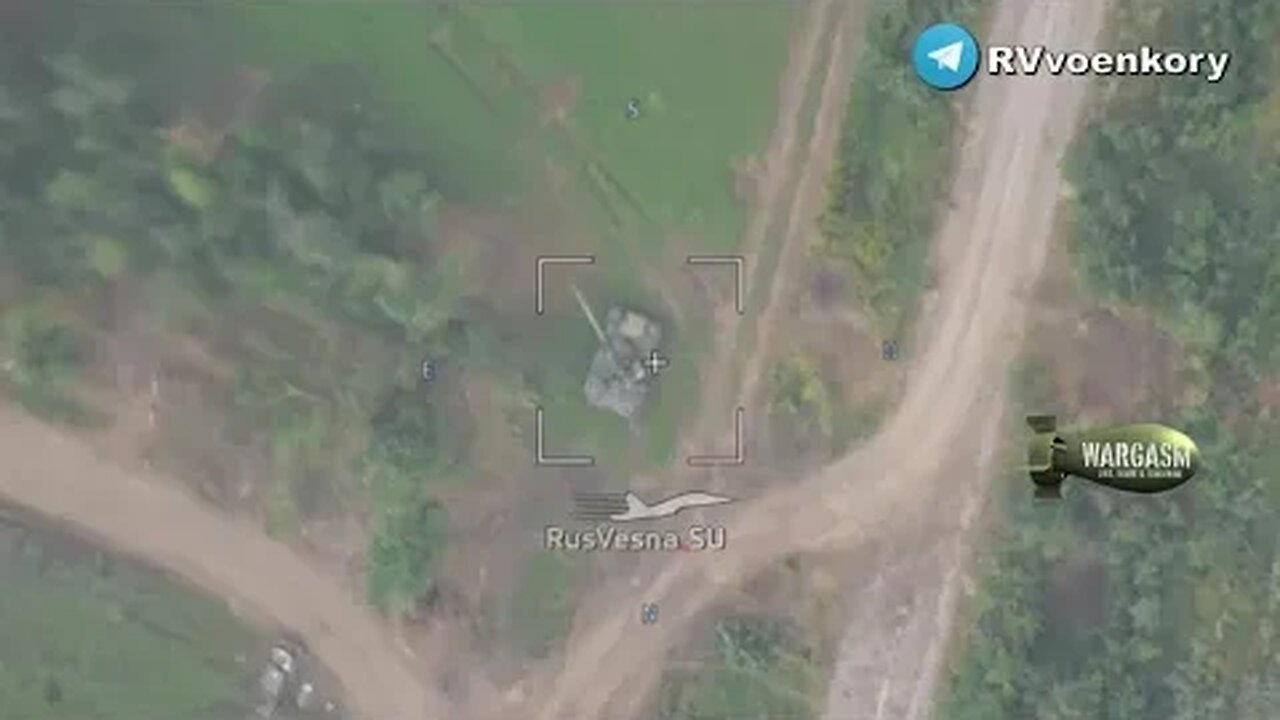 Russian 'Lancet' kamikaze drone hits a tank in Zaporozhye