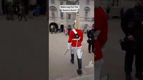 Make way for the Queens Guard #london