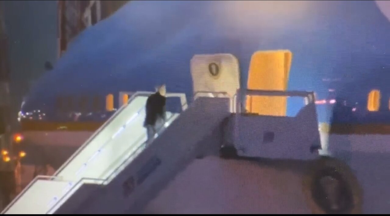 Biden Stumbles... AGAIN... getting on Air Force One