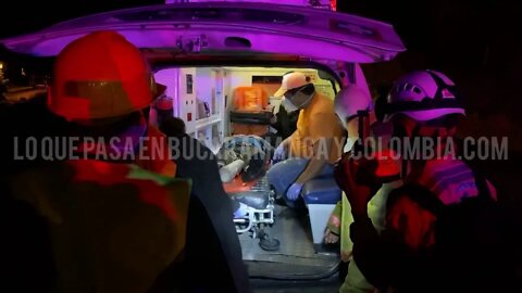 Camión cisterna resultó volcado en la vía Pieecuesta San Gil