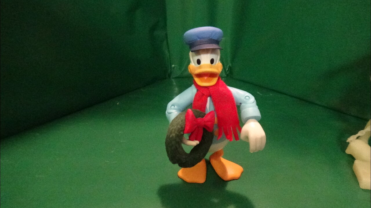 Donald Duck Mickey's Christmas Carol Figure