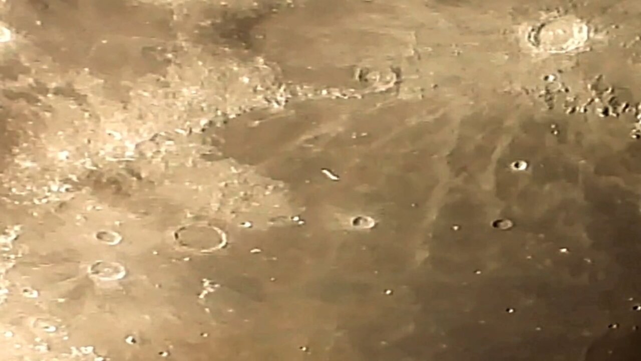 UFO Sighting on the Moon Direct Uncle UFO Chile 05-22-21 - Ovni en La Luna