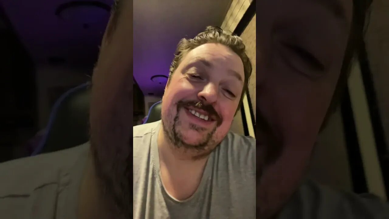 Giving Random Girl A Piggy Back Ride! 🤣