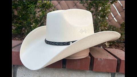 ¿Por qué tardan tanto los sombreros blancos?