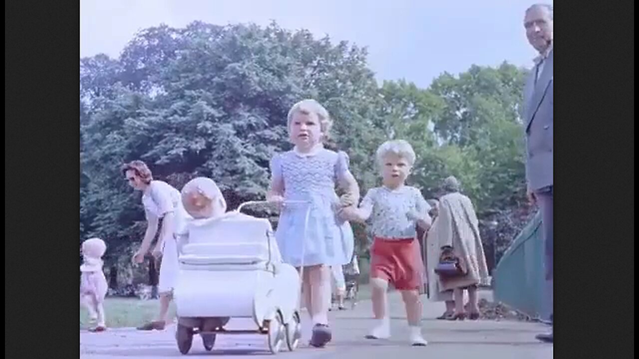 A day at the park in 1950s London - Never forget what they have taken from us