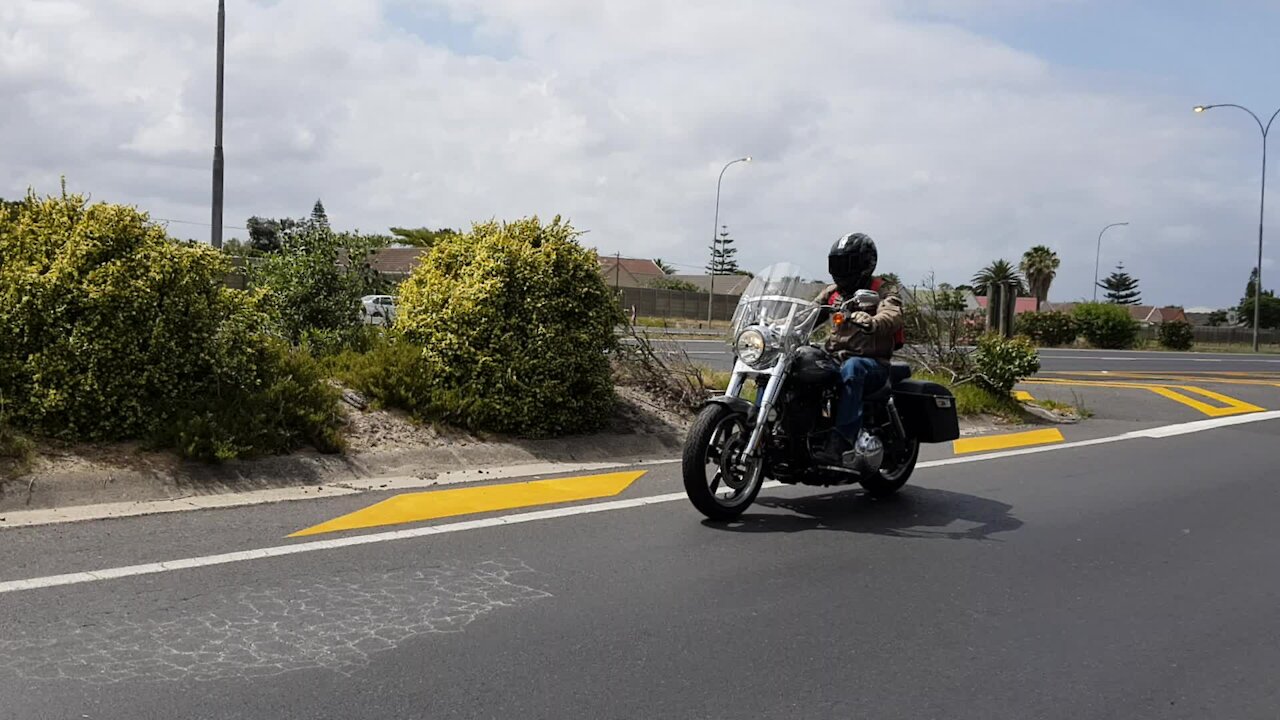 SOUTH AFRICA - Cape Town - 37th Annual Cape Town Toy Run (Video) (9cx)