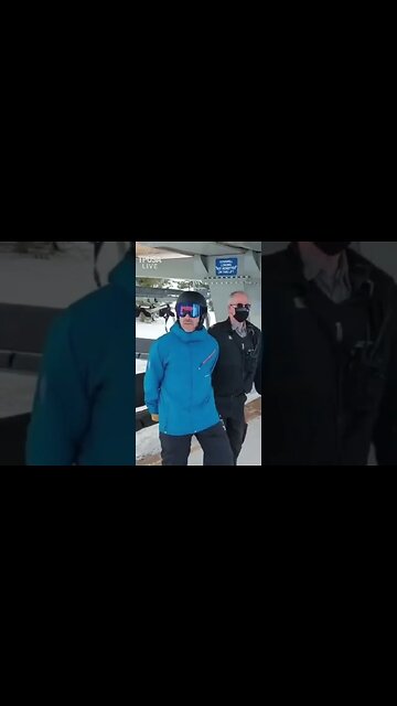 THIS IS CANADA: MAN GETS DETAINED FOR NOT WEARING A MASK OUTSIDE!