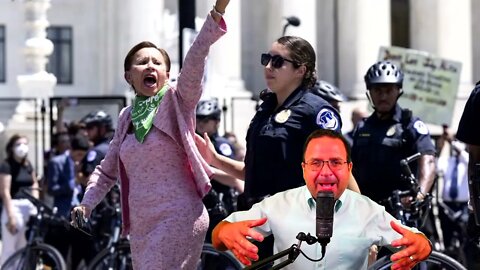 Fueron arrestadas frente a la Corte Suprema, Incluir el territorio, exigir el inglés y súper mayoría