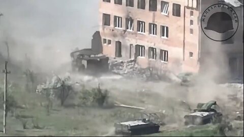 Krasnogorovka. Russian tanks & units broke through Ukrainian fortifications and entered the city