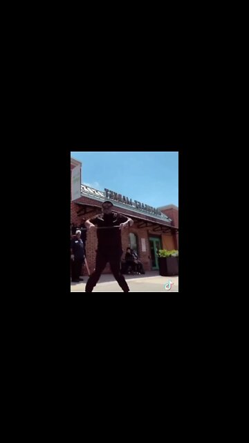 and yall be wondering why my knees be hurting when i go back to bmore