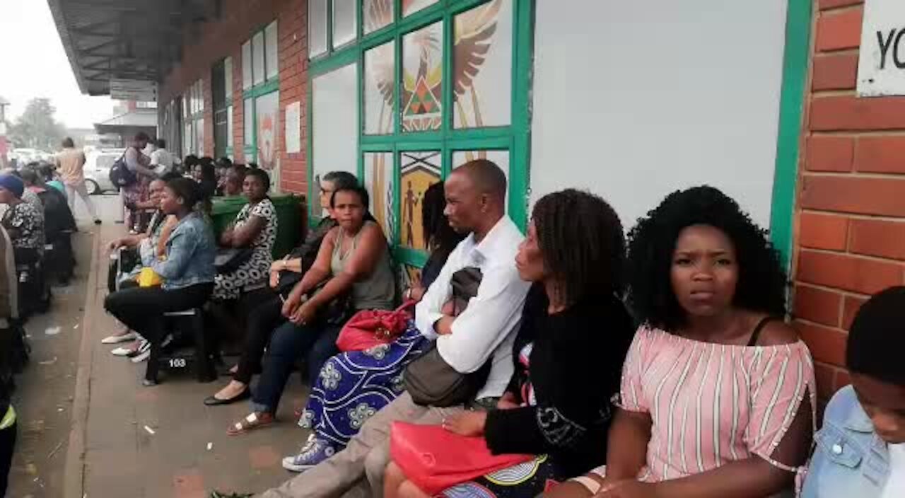 SOUTH AFRICA - Durban - Home Affairs system offline (Video) (GQ7)