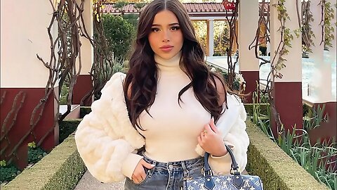 Amanda diaz Curvy Model Size Wiki Instagram Star Fashion Model Biography @CurvyOfficial