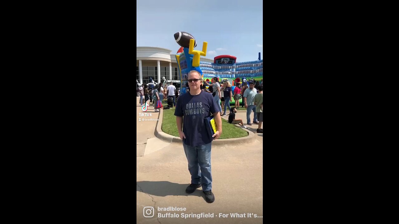 ¡Wide Awake / Bien Despiertos!