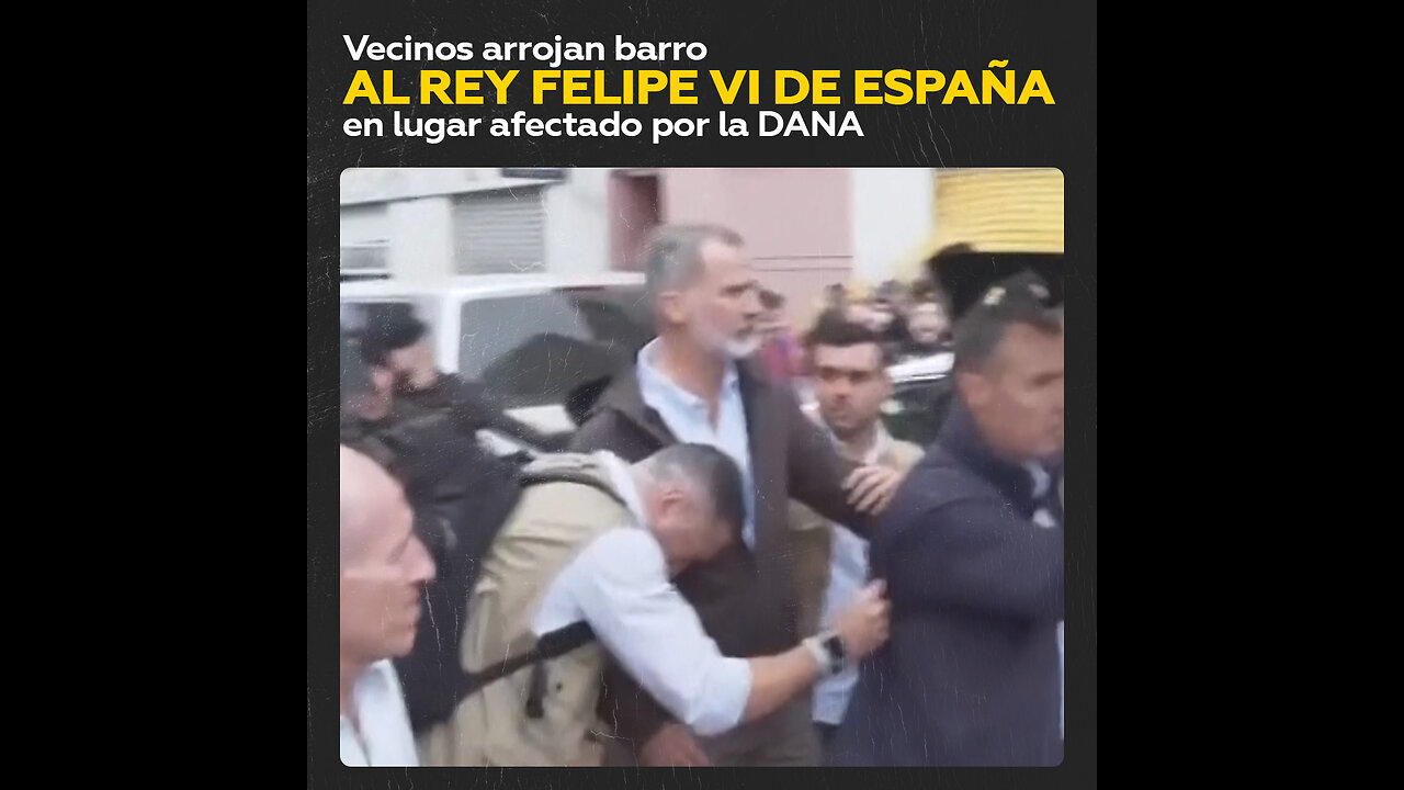 ⚡️Multitud abuchea y tira barro a los reyes de España en zona afectada por la DANA