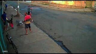 Homem salva criança de acidente grave com bicicleta em Américo Brasiliense