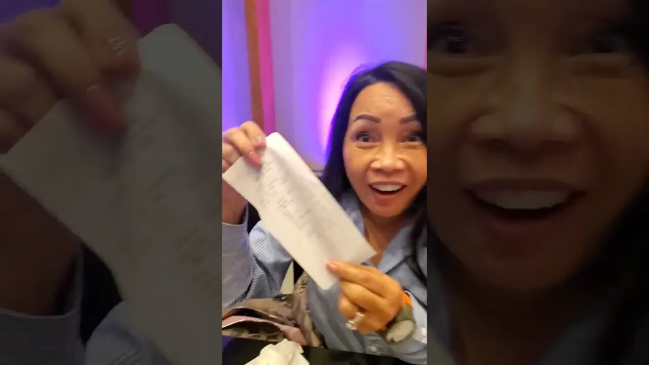 Filipina reaction with restaurant Bill😲