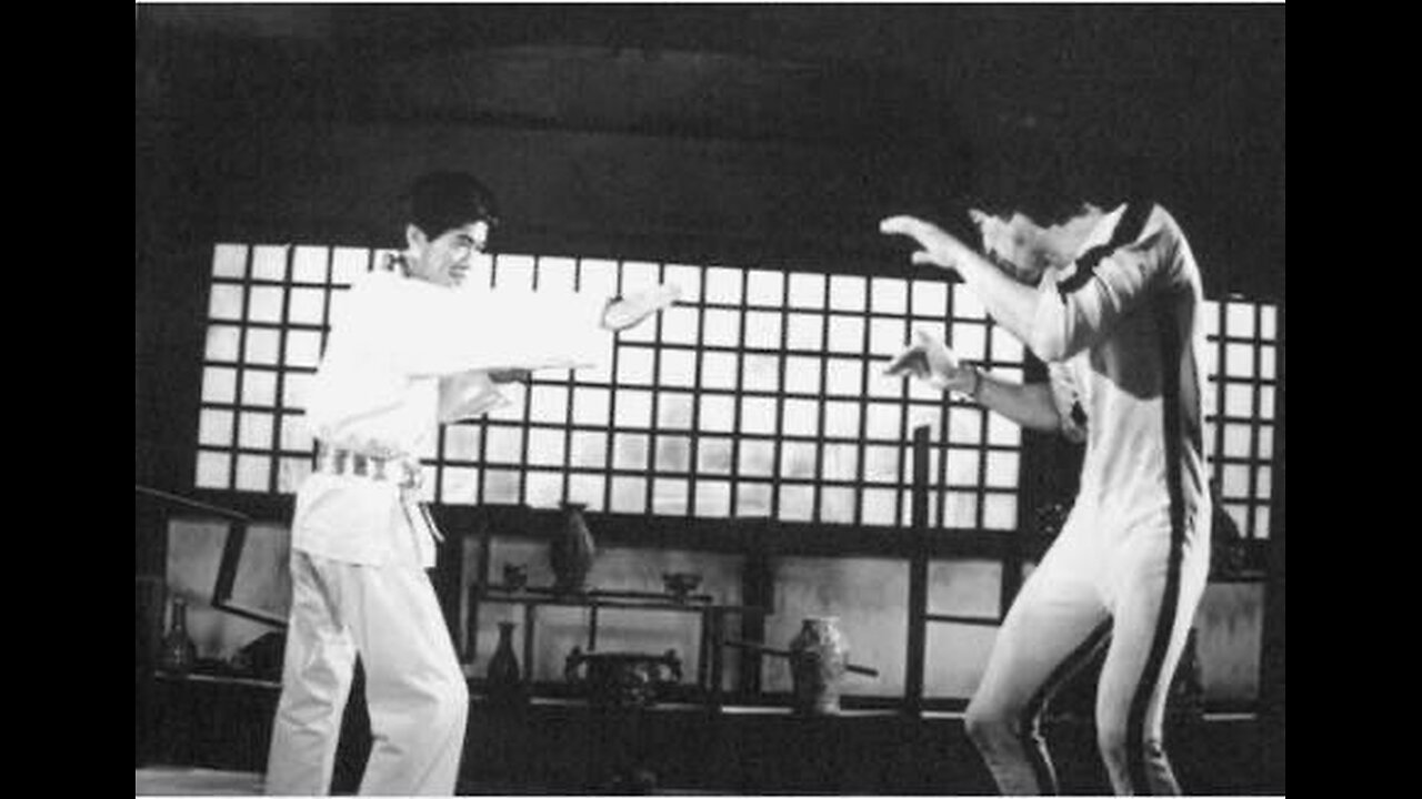Cross kick Studio Films Bruce Lee Game of Death