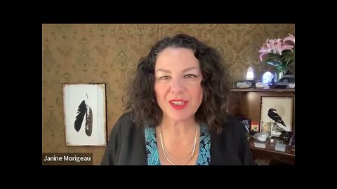 TAROT BY JANINE CHATS WITH JANINE STEFFENS FROM TURN THE PAGE-YouTube channel, WE GET TO KNOW HER!