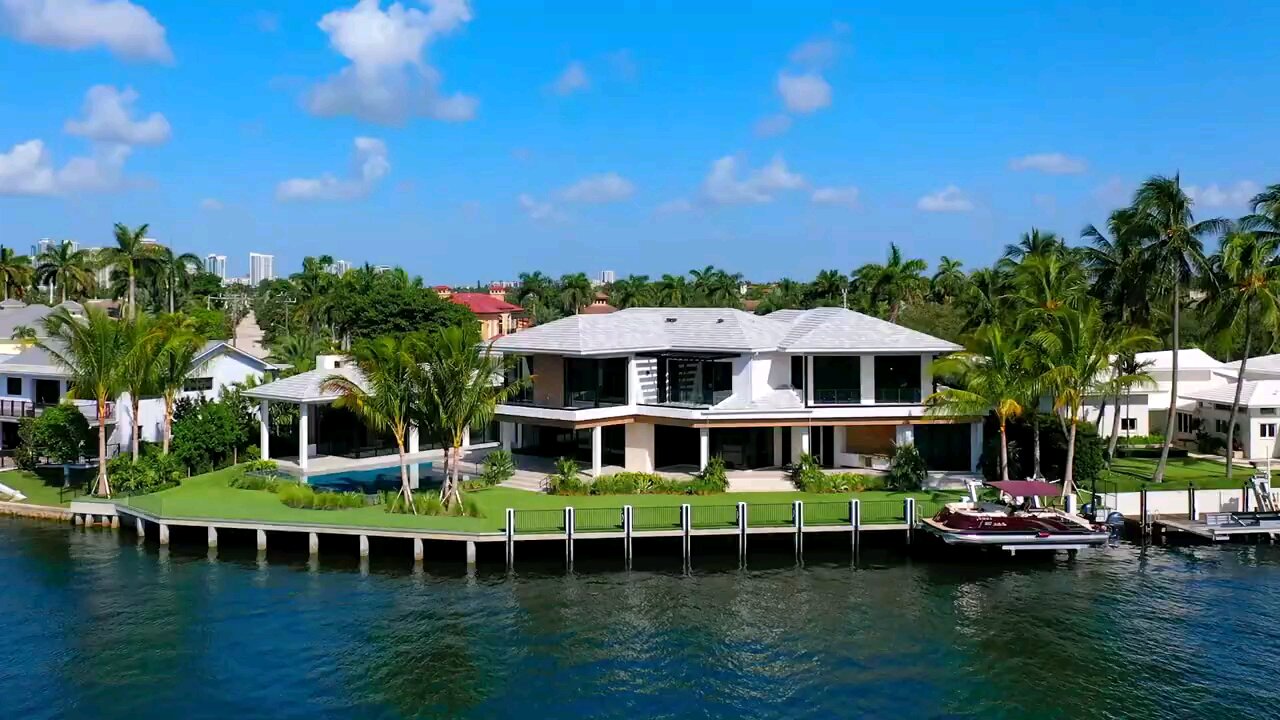 Luxury Waterfront Home for Sale in Fort Lauderdale by Beach Coast