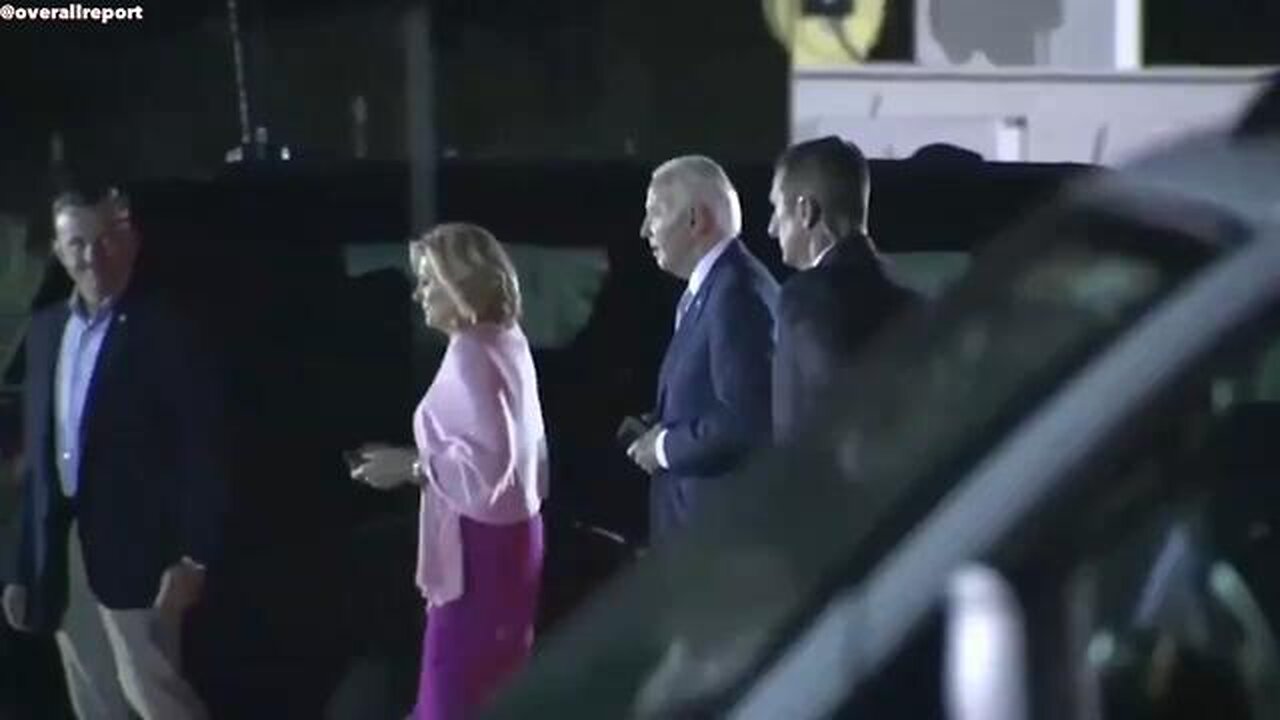 Yesterday Joe Biden stuttered and today he has difficulty getting into the car by himself !!!