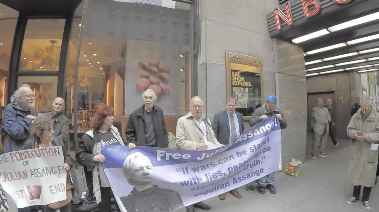 This is a talk Chris Hedges gave in New York City at rally calling for the immediate release of Julian Assange on World Press Freedom Day.