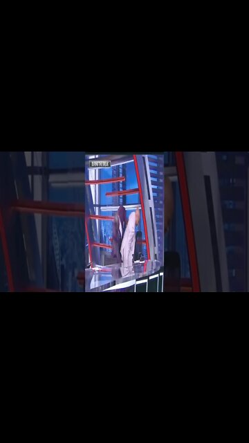 Shaq Bends Charles Barkley Over During Break | "Rub It Out"