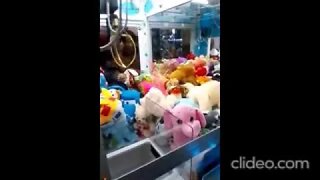 e pegando urso pelucia completo