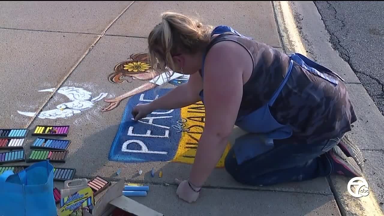 Metro Detroit chalk artist shows support for Ukraine