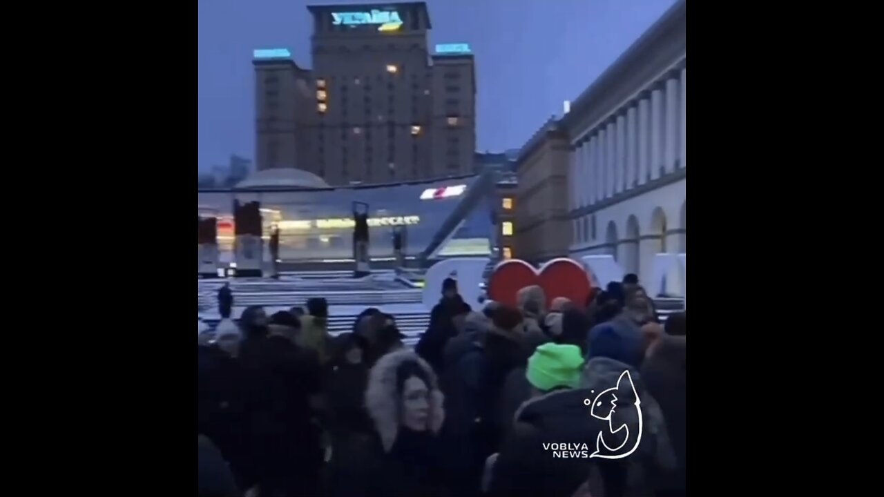 CITIZENS IN UKRAINE PROTEST PRESIDENT ZELENSKY MUST RESIGN🇺🇦💫