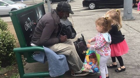 Adorable Kids Helping Homeless People - Cute Kids Videos