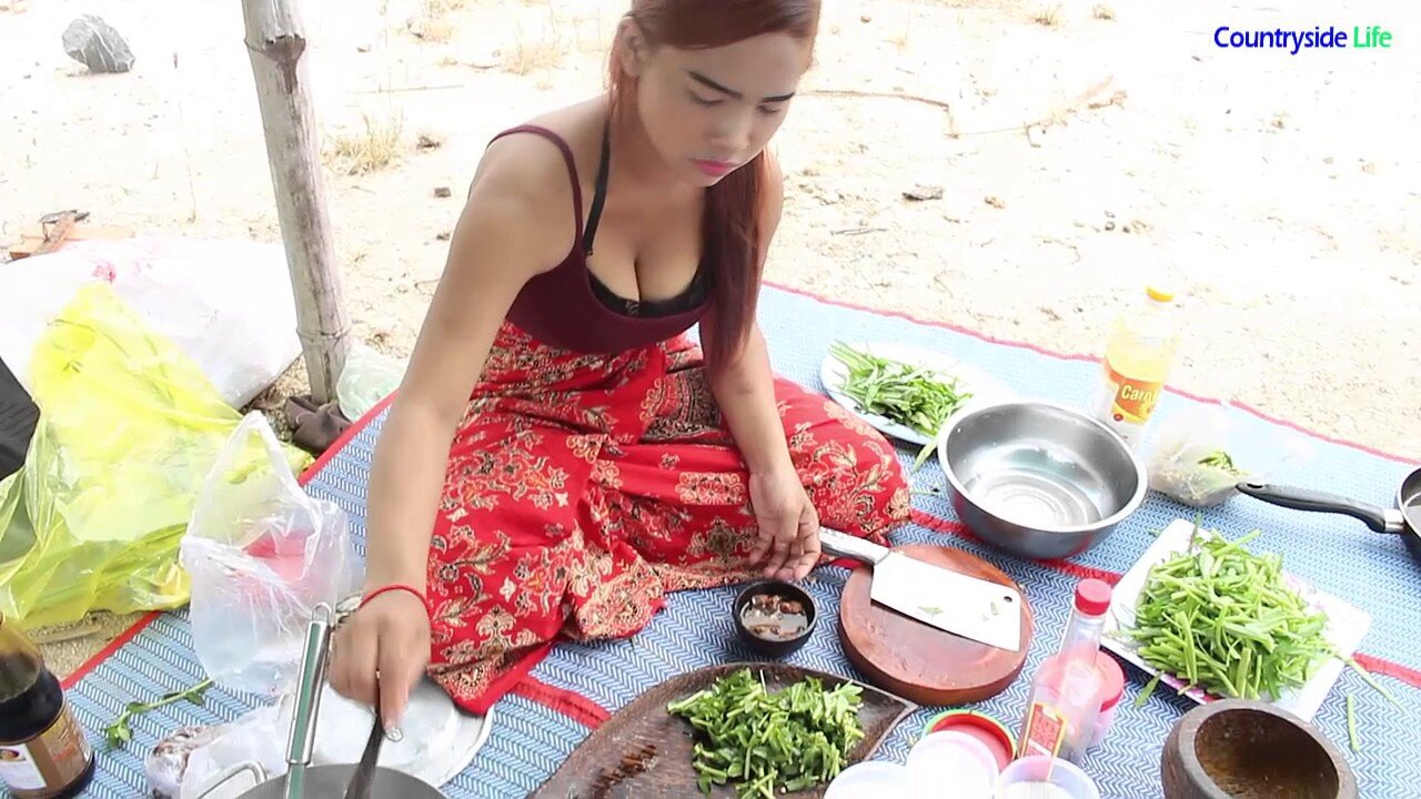 Wow! Super Girl Cooking Fish Soup with Vegetable | Village Food Factory | Asian Food