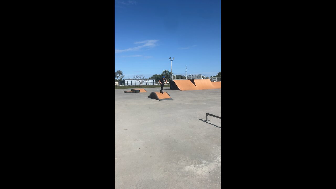 Insane scooter trick 🤯