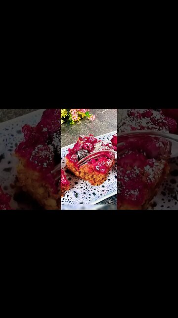 Delicious berry pie recipe! No sugar, no flour, no eggs!