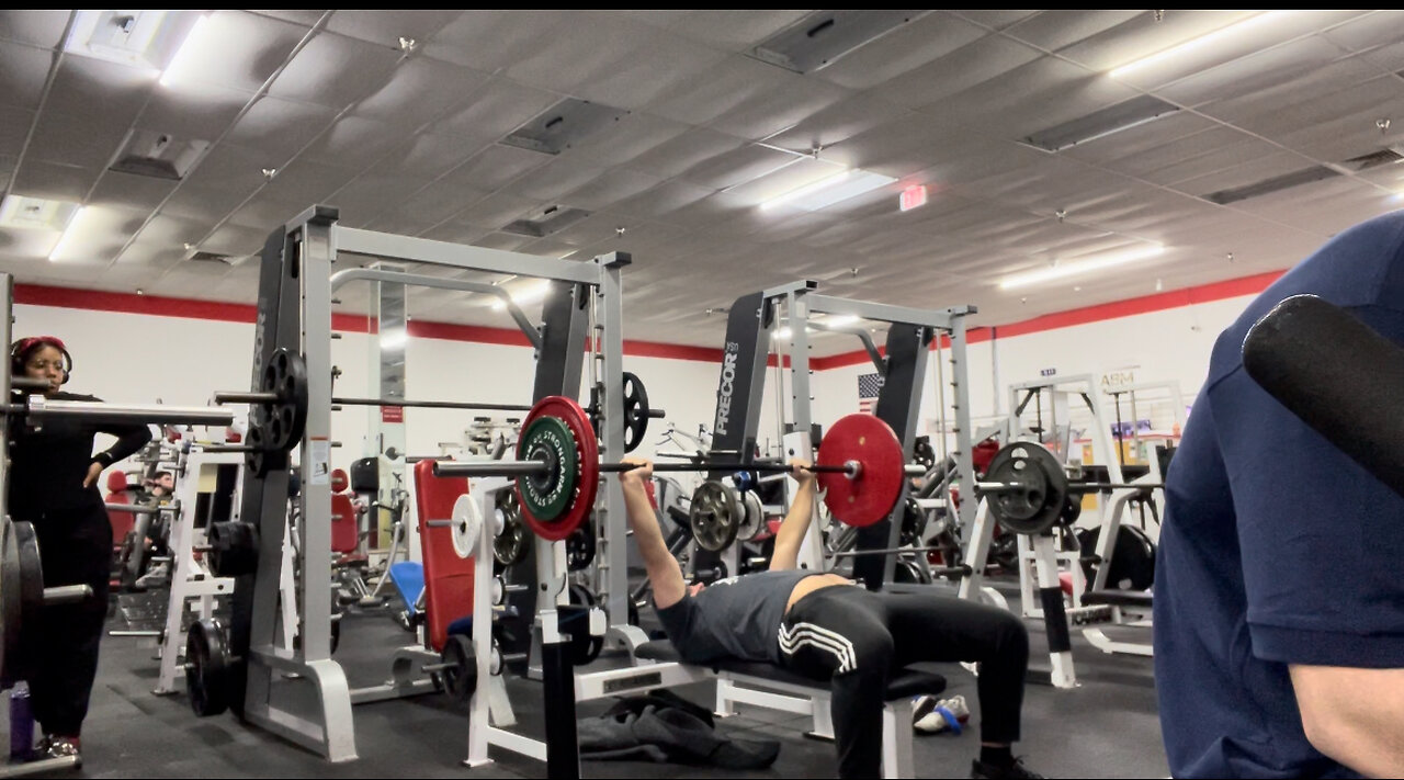 Bench Presses 92.5KG/203LBs for 8 Reps