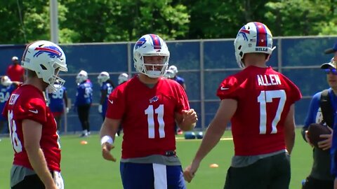 Everyone expected to do their part in Bills quarterback room