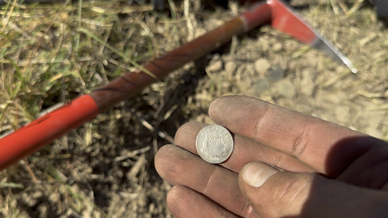 Awesome Silver & Coins Spills On The Field