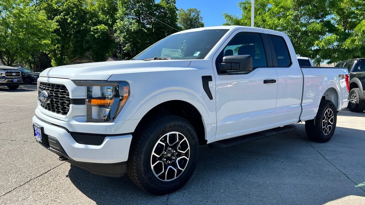 2023 Ford F-150 SXT Walk Around