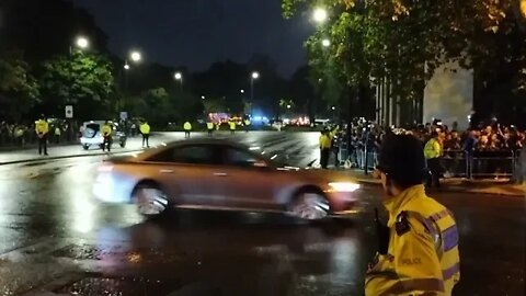 Queen Elizabeth passes Hyde park corner on route for the last time on her way to buckingham palace