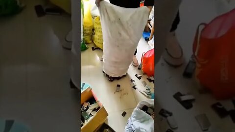 #shorts #2022 funny,prank,funjokes,dad jokes,funny memes,funny video,fun,laughing,funny animal,knock