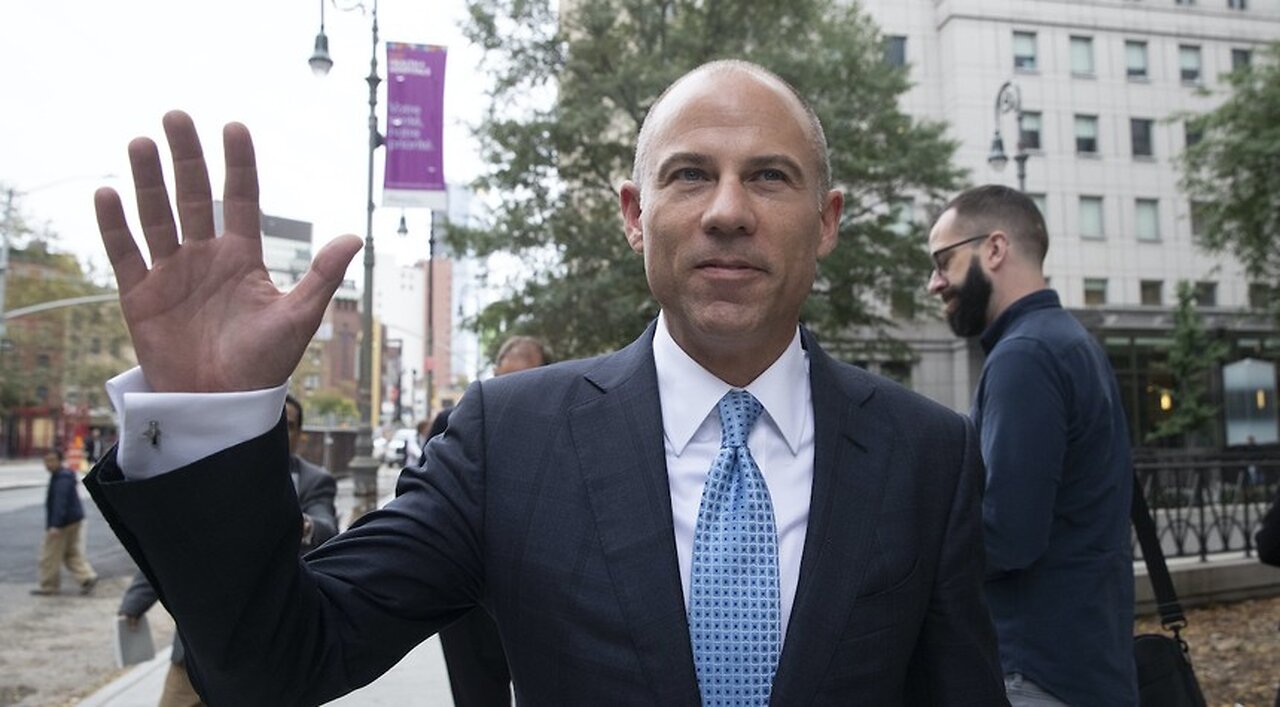 Creepy Porn Lawyer Michael Avenatti Gets the Shaft