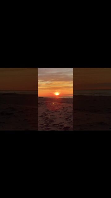 Slow zoom at the sunset