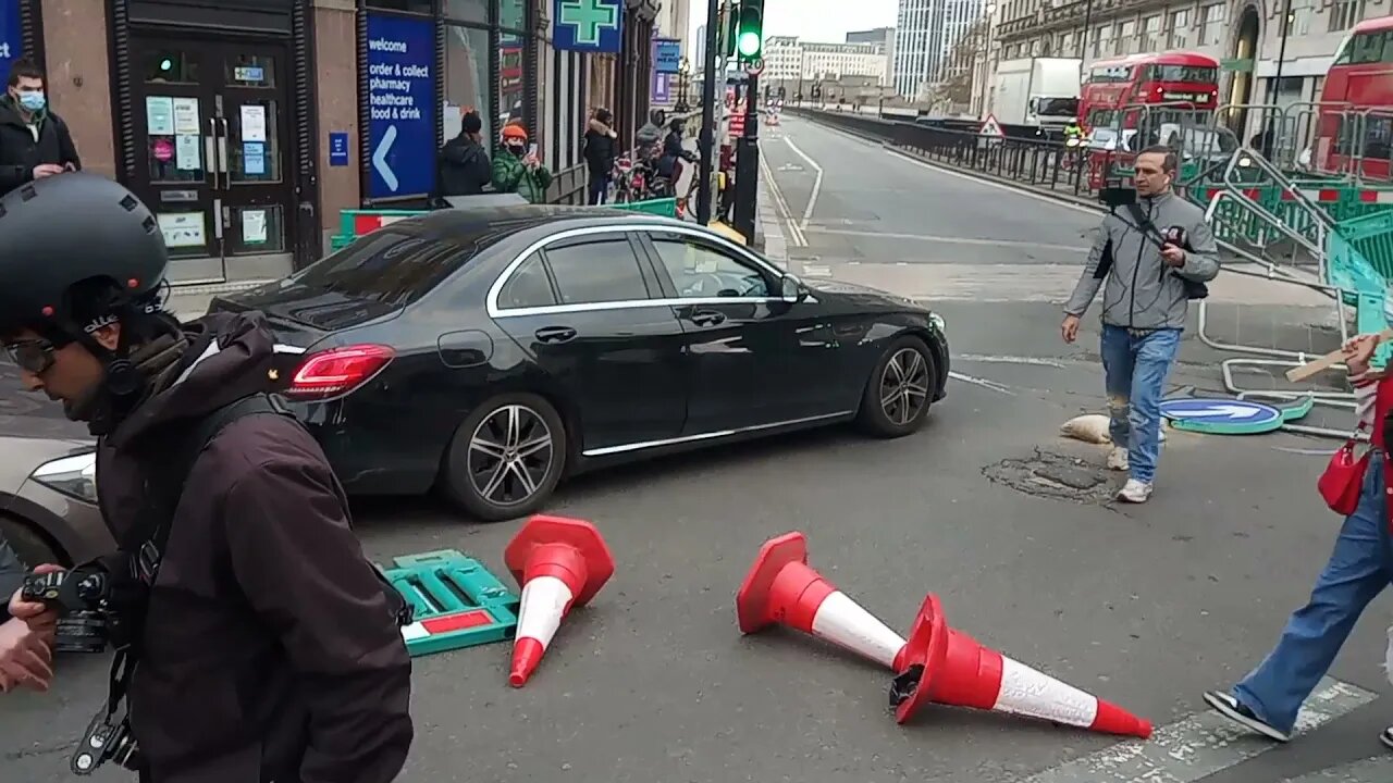 KillTheBill protesters destroy road works