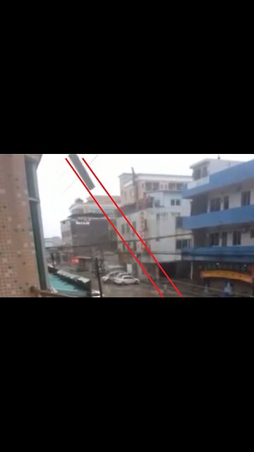 Dude Meets His Final Destination Moment During High Winds