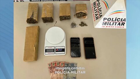 Cidade de Coroaci: Polícia apreende droga e 2 suspeitos de tráfico são presos.